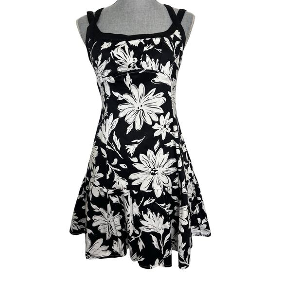 Argueh Dresses & Skirts - Aryeh Black White Strappy Floral Baby Doll Mini Dress Medium Wedding Guest